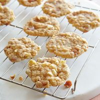 Caramel Apple Oatmeal Cookies