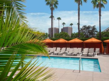 Hotel Irvine pool