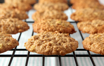 Caramel Apple Oatmeal Cookies yum!