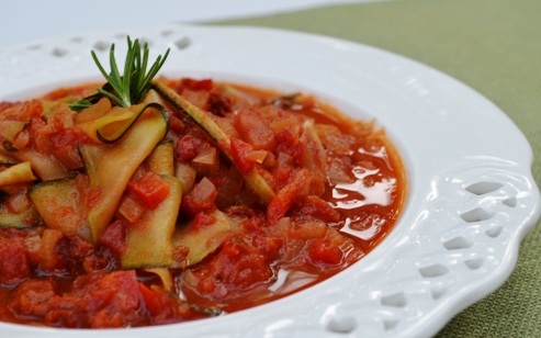 https://thebikinichef.com/wp-content/uploads/2020/08/Zucchini-Pasta-with-Homemade-Tomato-Sauce.jpg