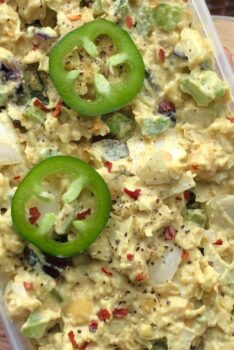 Chickenless chicken chickpea salad