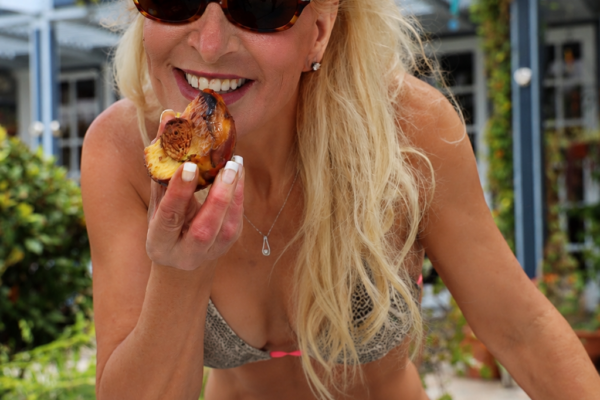 Grilled Peaches Bikini Cooking